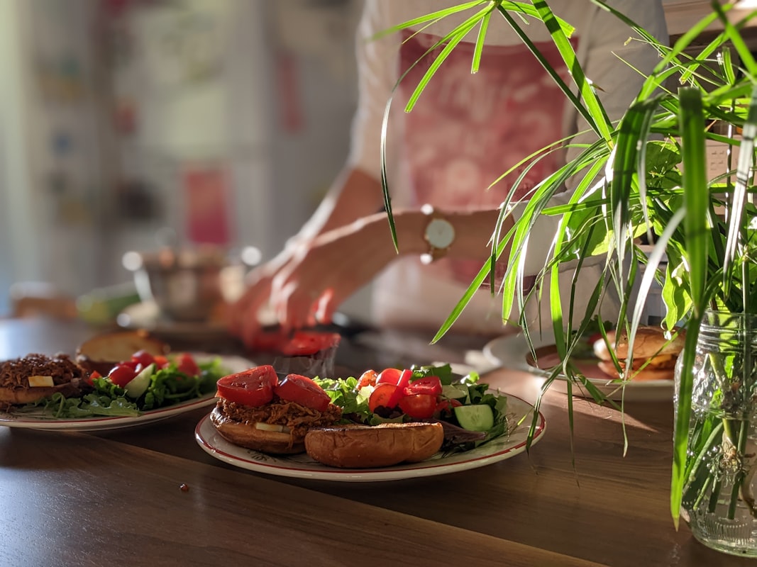 Protein-reiche vegane Mahlzeit mit Hülsenfrüchten